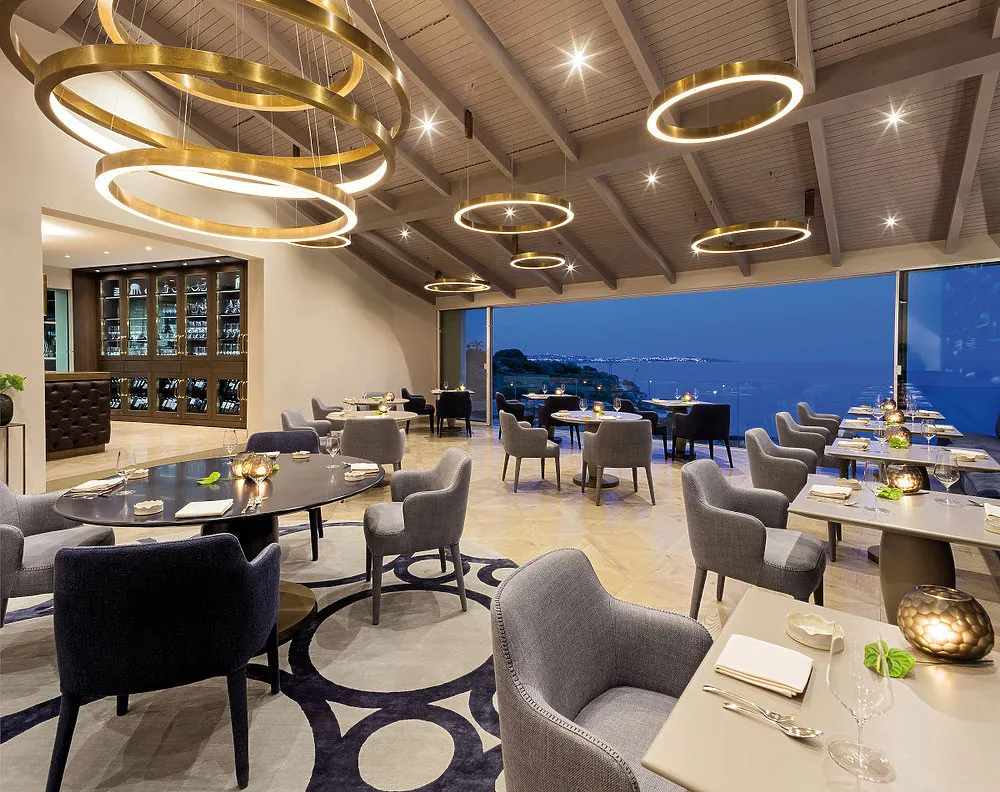 Vila Vita Parc, Algarve, Portugal: Ocean Restaurant mit Teppichboden nach Maß